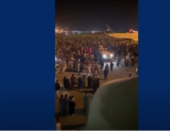 Քաոս Քաբուլի օդանավակայանում․ մարդիկ խուճապահար փորձում են լքել երկիրը